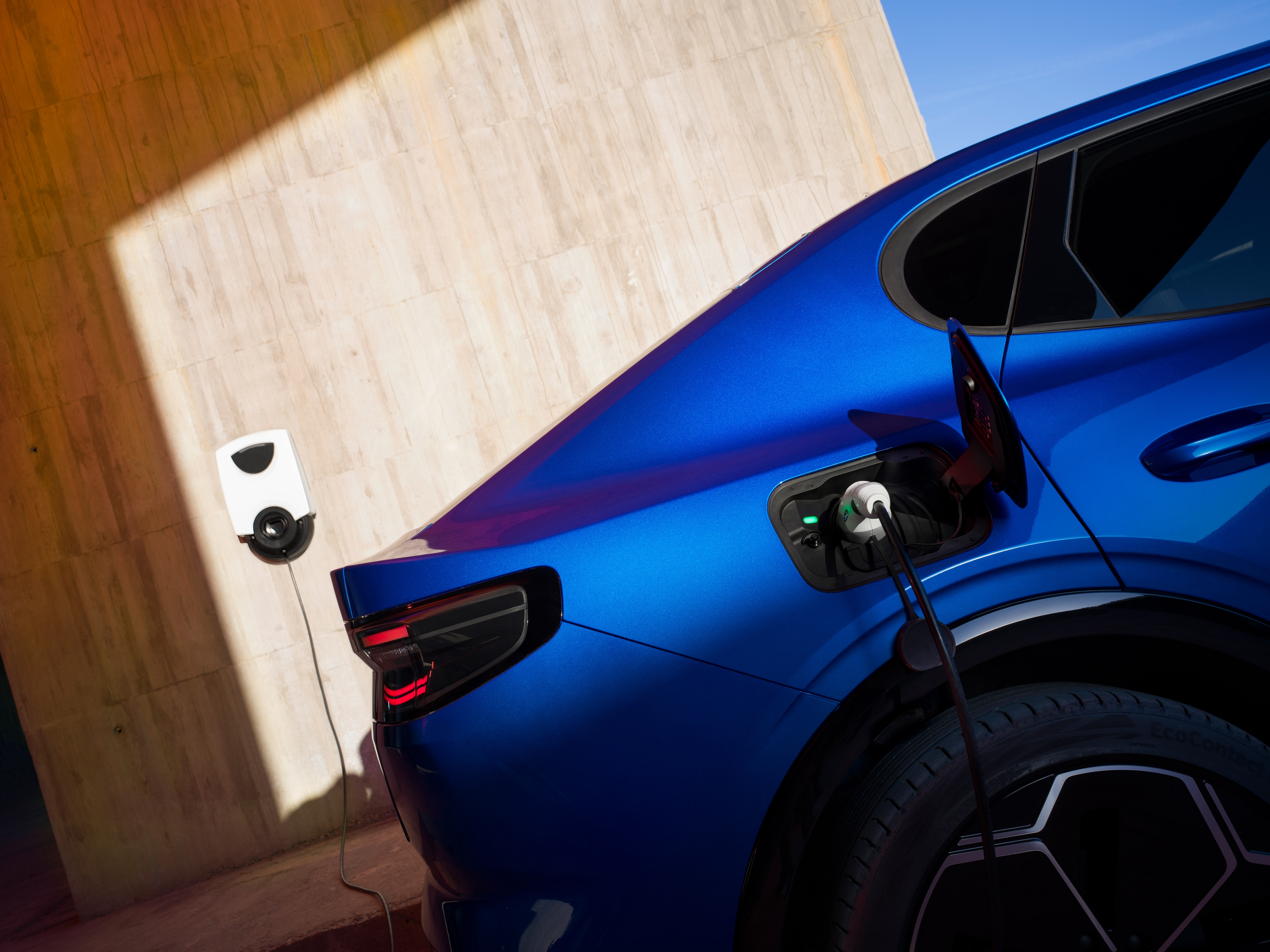 LICENSE EXPIRES: In perpetuity - LICENSE BY: Makerhouse LICENSE SCOPE: A - Earned editorial, press releases, press kits. B - All non-broadcast digital and online media. C - All non-broadcast digital and online media, plus Retail and POS (showrooms, events etc). D - All print media (newspaper, magazine etc) REGION: Global COPYRIGHT AND IMAGE RIGHTS: This content is solely for editorial use and for providing individual users with information. Any storage in databases, or any distribution to third parties within the scope of commercial use, or for commercial use is permitted with written consent from Ford of Europe only.